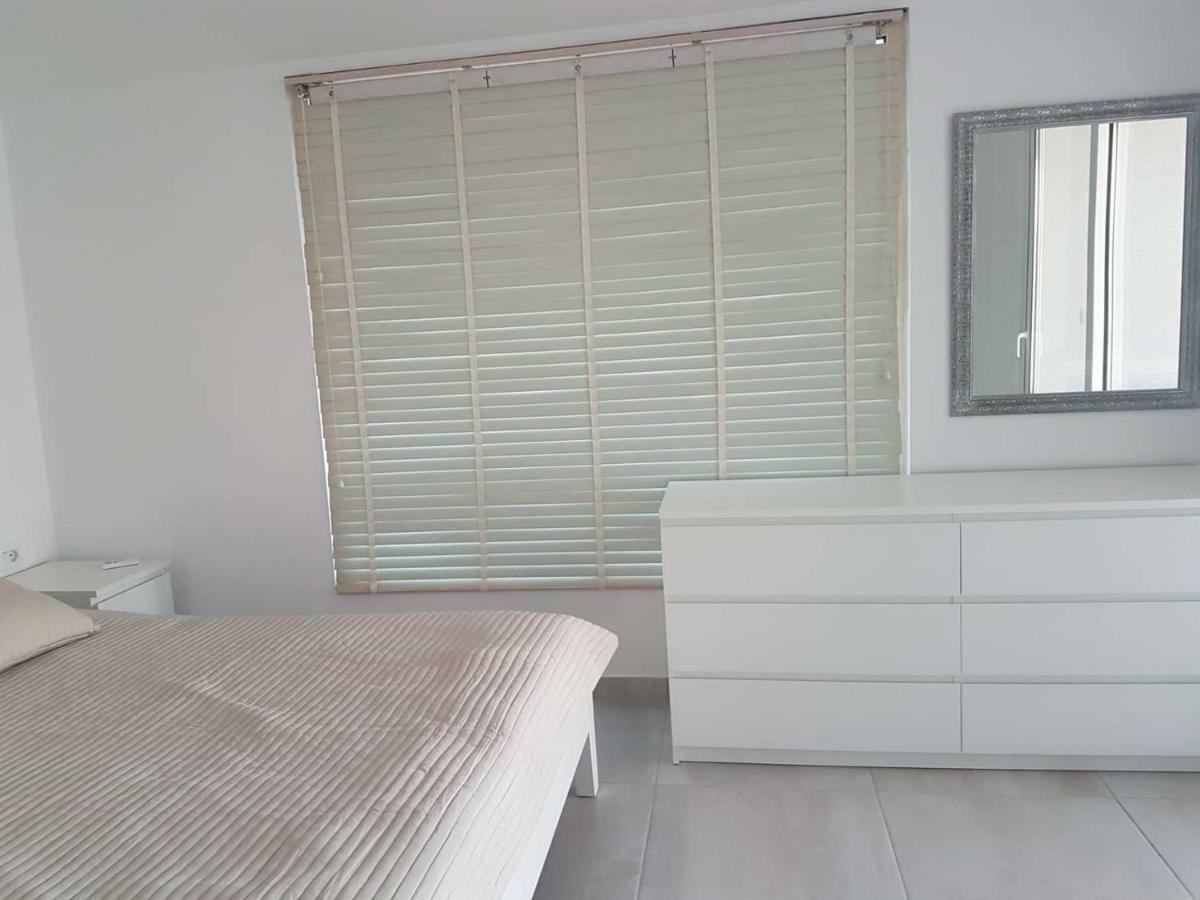 Sea Front Penthouse Appartement Sarandë Buitenkant foto