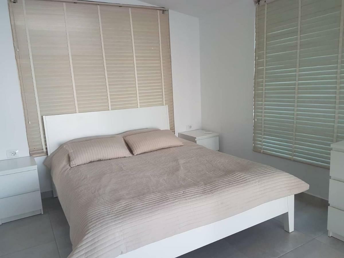 Sea Front Penthouse Appartement Sarandë Buitenkant foto