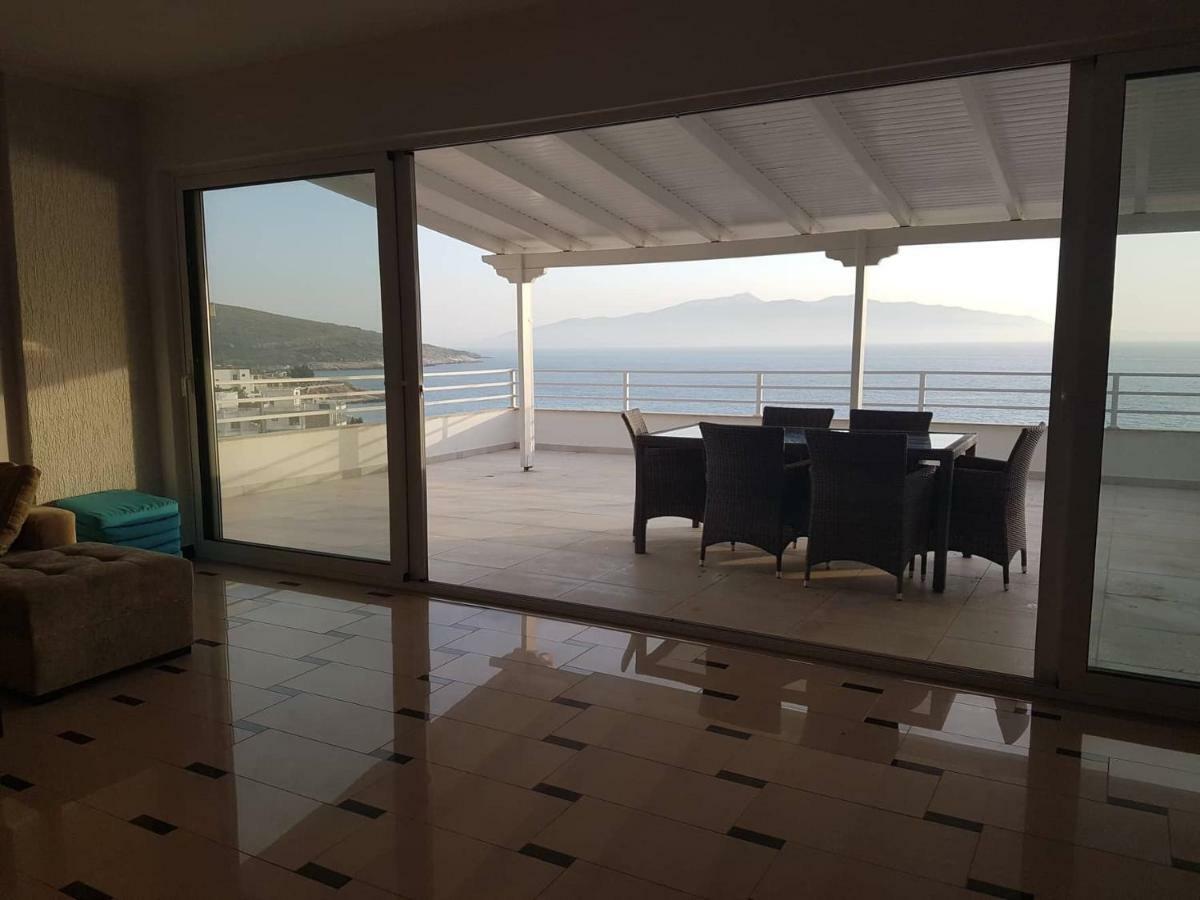 Sea Front Penthouse Appartement Sarandë Buitenkant foto